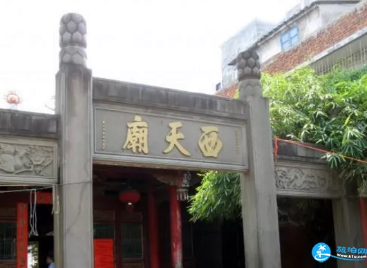 ?？隍T樓老街有什么好吃的