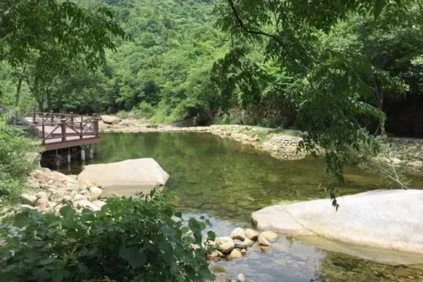 武漢周邊哪里可以抓螃蟹 姚家山香溪谷、京山美人谷值得一去