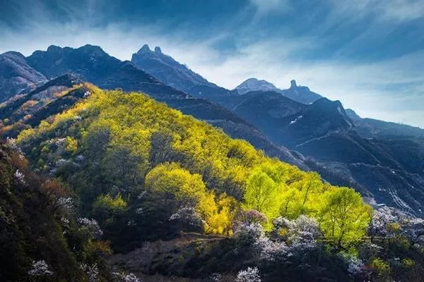 白石山景區(qū)<a href='http://dmpxhzm.com/' target=_blank>旅游攻略</a>一日游